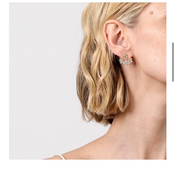 AURATE NYC flower earrings - Picture 3 of 8